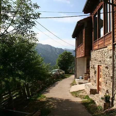 Hostal Les Xendes. Parque De Redes *